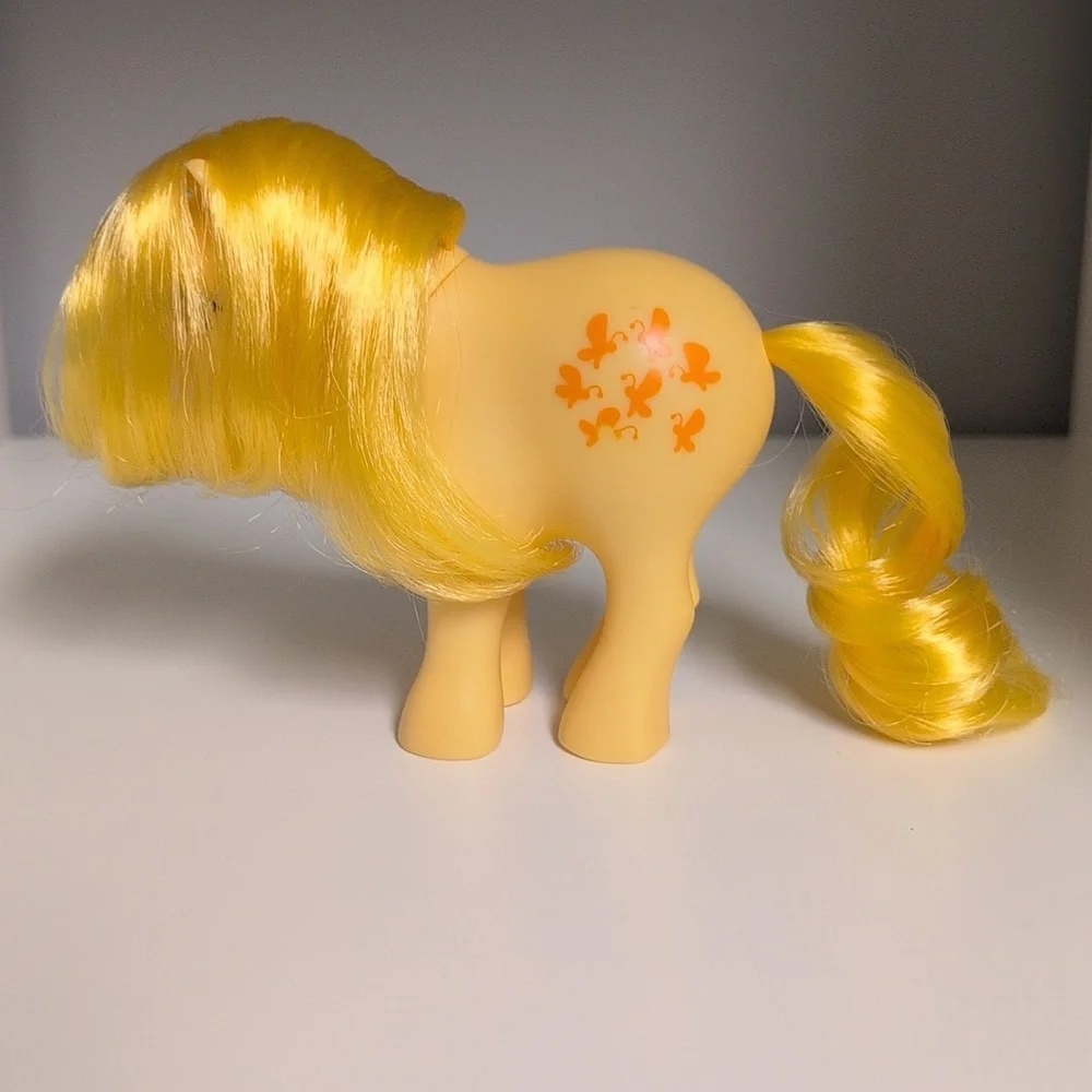 💜2/$20💜 My Little Pony Butterscotch, 35th Anniversary Pony, Excellent Conditio - Picture 3 of 4